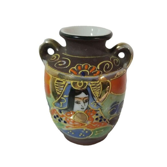 Vtg Hand Painted Satsuma Moriage Vase Gold Castle Made Japan 2.5" H  x 1.75" W - Picture 1 of 9